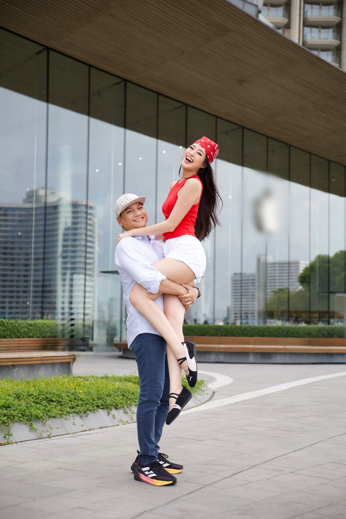 Khánh Vân cho biết, cô thích có 2 con 'đủ nếp đủ tẻ'. Ảnh: FB Khánh Vân.