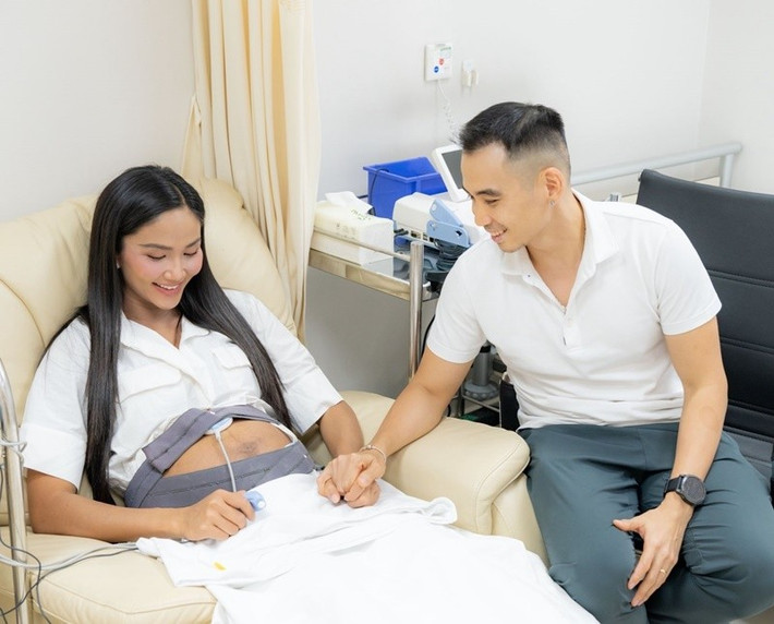 Vợ chồng H'hen Niê ‘đếm từng ngày chờ con chào đời’.