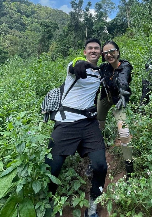 Gần đây, sinh nhật Đại Nhân, Băng Di gửi lời chúc mừng sinh nhật đến đàn anh. Cô viết: "Chúc mừng sinh nhật người yêu không bao giờ cưới 17 năm qua của em. Em chúc anh một tuổi mới ở vùng đất ấy luôn luôn vui, nhưng không trọn vẹn, vì thiếu em...Ảnh: FB Băng Di.