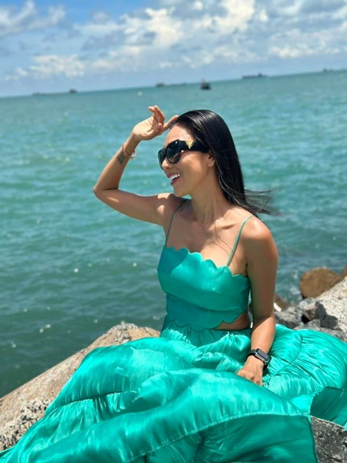 Sau khi tái hôn, Khánh Ngọc ngày càng quyến rũ.