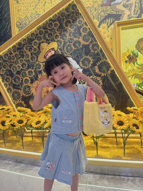 Con gái Thiên An có cá tính mạnh, từng thích ăn vạ khi lên 2 tuổi. Ảnh: FB Mẹ An và bé Sol.