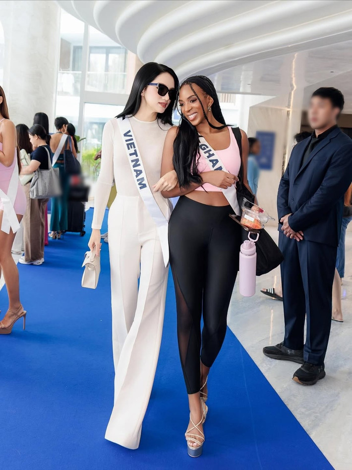 Đại diện Việt Nam có nhiều fan trong nước và quốc tế. Ảnh: FB Hương Giang.