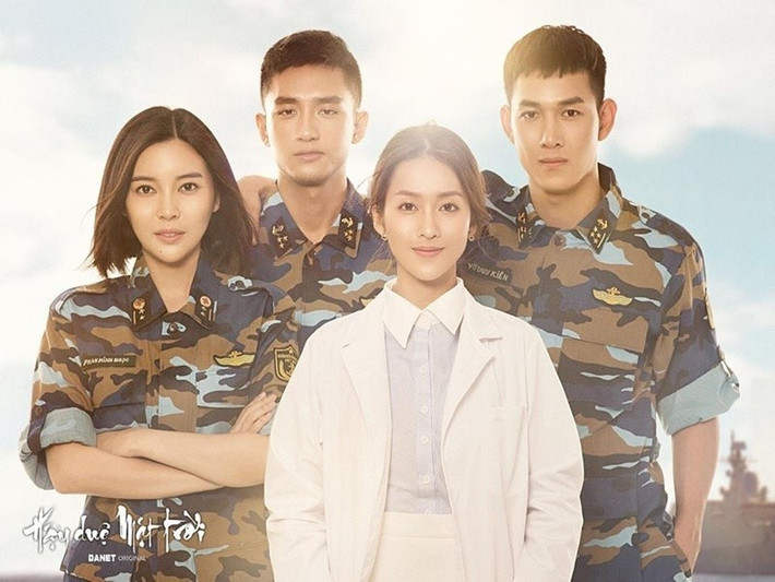 Trong Hậu duệ mặt trời bản Việt, Khả Ngân vào vai bác sĩ Hoài Phương yêu đại úy Duy Kiên do Song Luân đóng. Ảnh: Dân Việt.