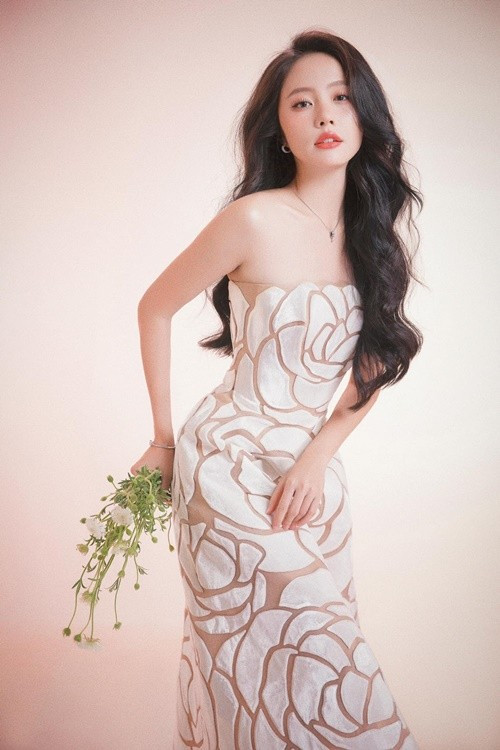 Nữ diễn viên sinh năm 1995 không ngại ăn mặc táo bạo để khoe triệt để hình thể. Ảnh: FB Rima Thanh Vy.