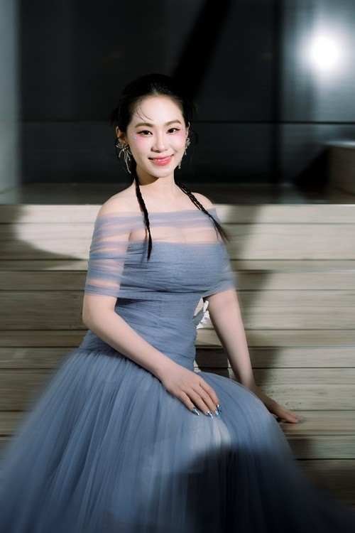 Nữ ca sĩ hiện tại vẫn miệt mài tham gia các hoạt động nghệ thuật.