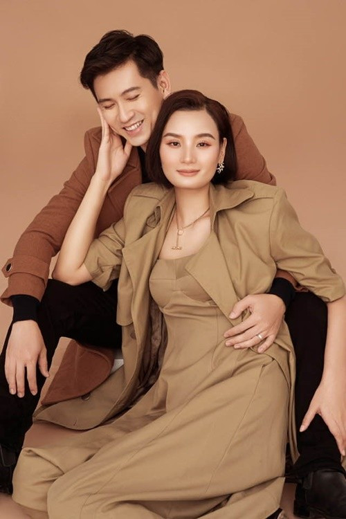 Tháng 10/2025, Đỗ An chúc mừng sinh nhật Lê Thúy: "Chúc em một tuổi mới luôn hạnh phúc, luôn giữ được bản lĩnh và trái tim nồng nhiệt ấy. Và dù thế giới có xoay thế nào, hãy cứ là chính em, ấm áp và mạnh mẽ, để khiến người bên cạnh thấy mình may mắn khi có em trong cuộc đời". Ảnh: FB Đỗ An.