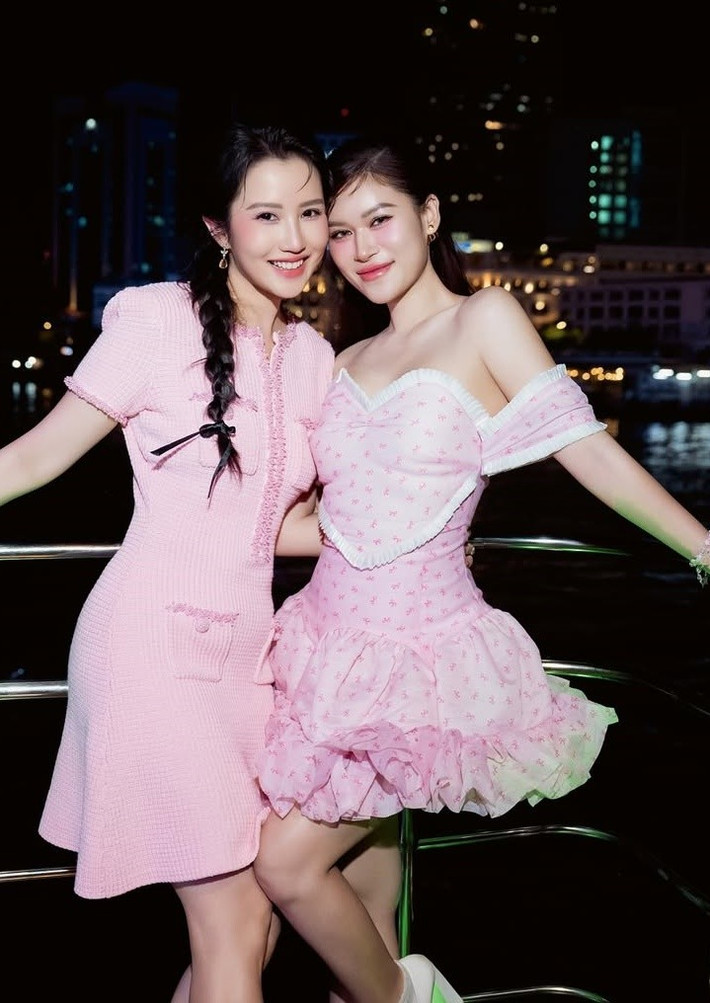 Primmy Trương và Ngọc Thanh Tâm luôn có mặt trong các sự kiện quan trọng của người còn lại. Ảnh: FB Primmy Trương.