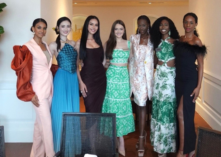 Opal còn thân thiết với nhiều thí sinh khác. Cô chia sẻ: "Tôi chưa bao giờ tưởng tượng được rằng mình có thể có những người bạn tuyệt vời đến vậy. Cảm ơn Hoa hậu Thế giới đã kết nối trái tim chúng ta với nhau và cảm ơn các cô gái đã khiến trải nghiệm này trở nên khó quên. Tôi cảm thấy được yêu thương rất nhiều". Ảnh: FB Opal.