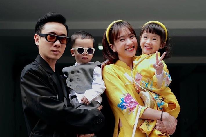 JustaTee cho biết anh là người thể hiện bằng hành động hơn là lời nói: “Trâm Anh khá hiểu tính cách của tôi. Từ khi bắt đầu yêu đến nay, tôi chưa từng hứa hẹn điều gì quá hoa mỹ. Nếu nói ra những lời hứa đẹp đẽ, tôi sợ mình không thể thực hiện trọn vẹn”. Ảnh: Instagram JustaTee.