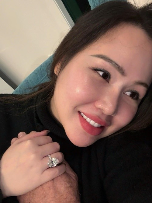 Có người mới sau 9 tháng ly hôn, Trương Phương từng bị antifan soi mói. "9 tháng ly hôn rồi giờ em có người mới vẫn bị kêu là nhanh ạ. Muốn em đợi 3 năm ạ", cô đáp trả. Ảnh: FB Trương Phương.