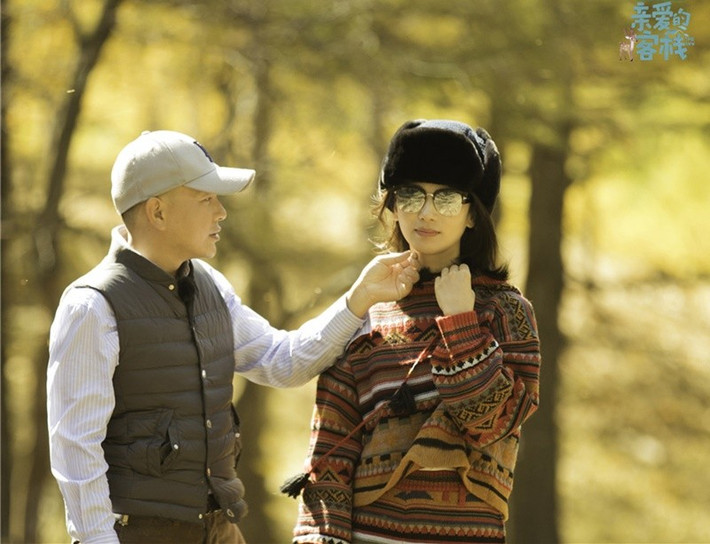 Cuộc hôn nhân của nữ diễn viên ngày càng viên mãn. Vương Kha hiện trở thành hậu phương vững chắc, thường xuyên đồng hành cùng vợ trong các sự kiện và công việc. Ảnh: Elle.