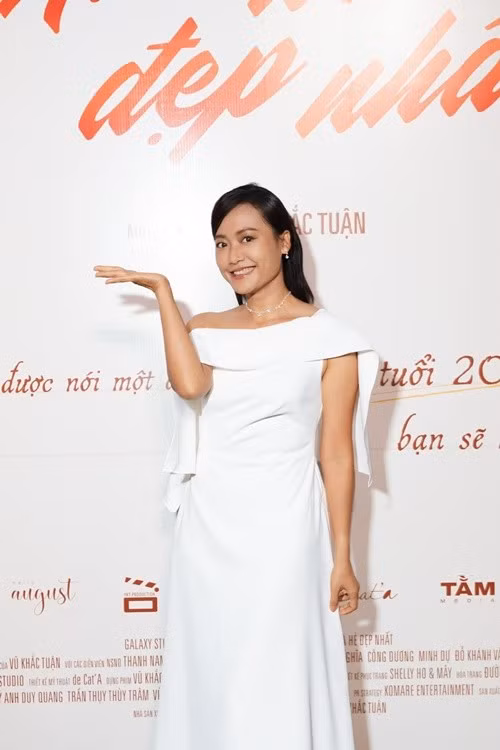 Tuổi 48, Hồng Ánh vẫn trẻ trung, có cuộc hôn nhân hạnh phúc bên Thanh Sơn. Ảnh: FB Hồng Ánh.