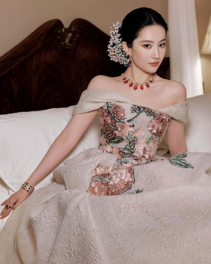 Lưu Diệc Phi từng hẹn hò nam diễn viên Hàn Quốc Song Seung Hun.