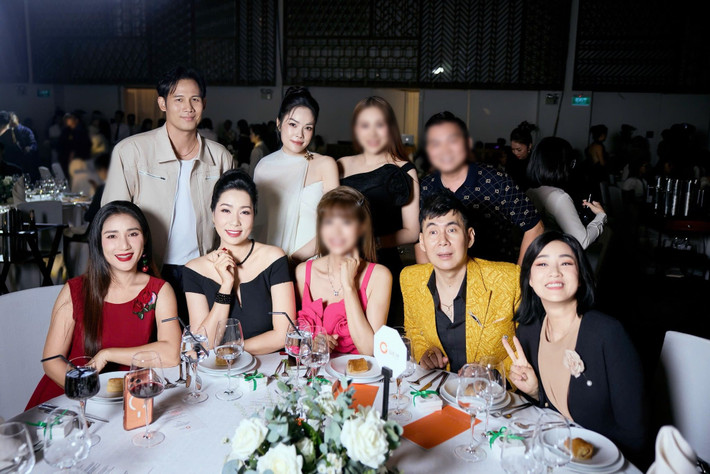 Cát Tường, Trịnh Kim Chi, Mỹ Duyên cũng tham dự hôn lễ của Đoàn Minh Tài. Ảnh: FB Dương Cẩm Lynh.