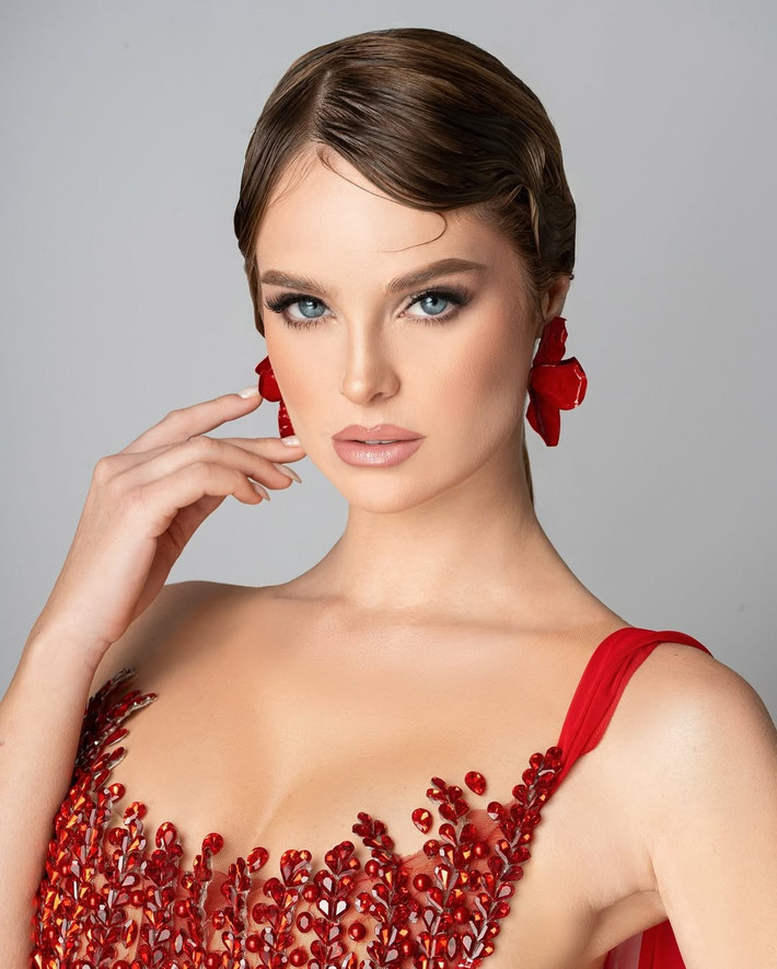 19 tuổi, Inna rời Chile để phát triển sự nghiệp ở các quốc gia khác: Mỹ, Mexico, Costa Rica và Nam Phi. Ảnh: Instagram Inna.