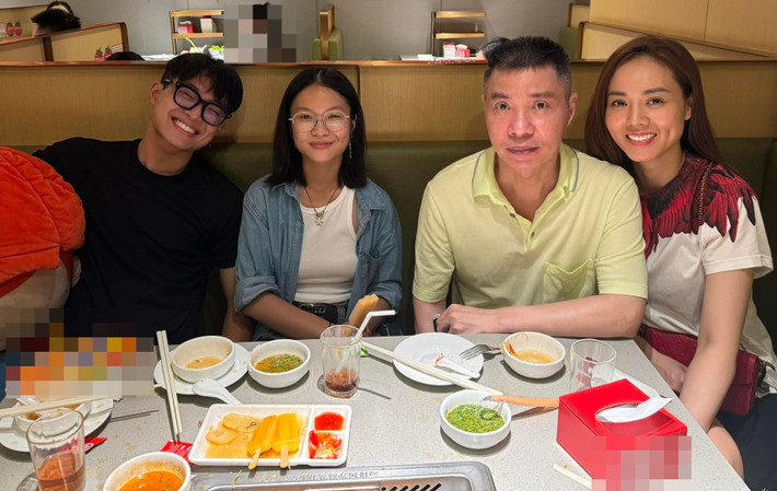 Ngọc Hà luôn ở bên chăm sóc Công Lý. Ảnh: FB Công Lý.