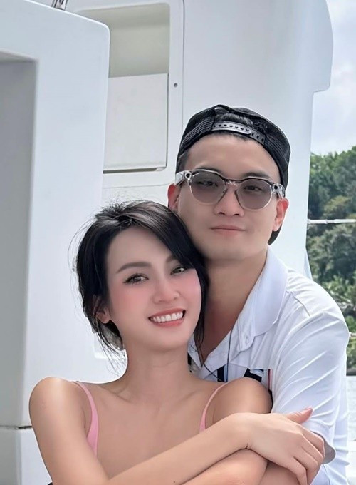 Đăng ảnh bên Vũ Thúy Quỳnh, Đức Phạm chú thích: "Yêu em". Ảnh: FB Đức Phạm.