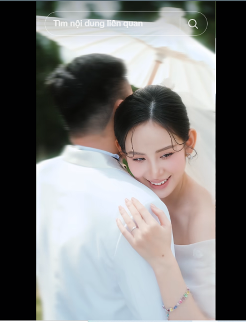 Vợ chồng Hương Liên diện trang phục cưới giữa bối cảnh thiên nhiên, có nhiều khoảnh khắc ngọt ngào bên nhau. Ảnh: TikTok Hương Liên.