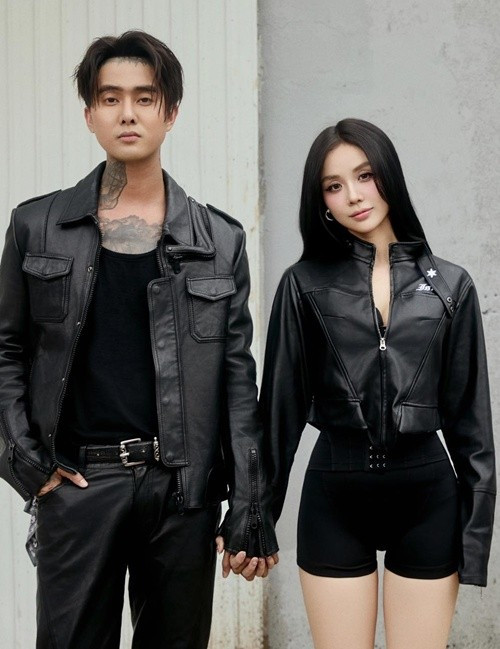 Kỷ niệm 1 tháng cưới, Đạt G chia sẻ: "Vừa tròn đầy tháng đám cưới của mình 13/7 - 13/8, còn ngày 20 này là mình lên phường nhận đăng ký kết hôn". Ảnh: FB Bảo Ngọc.