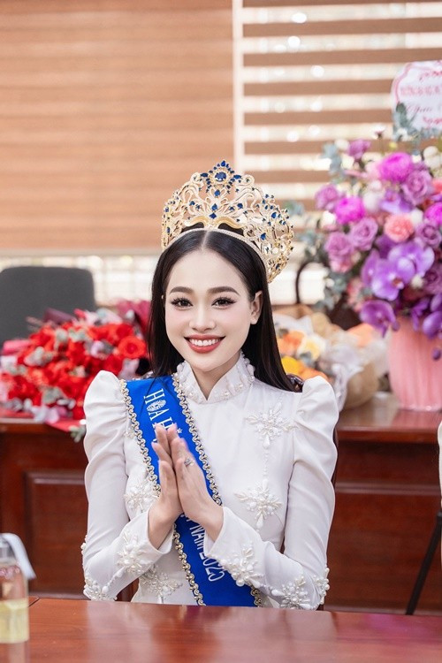 Theo VTV, Mỹ Linh là Á khôi Sinh viên Thanh lịch năm 2024 tại Trường Đại học Văn hóa Thể thao và Du lịch Thanh Hóa. Ảnh: FB Mỹ Linh.