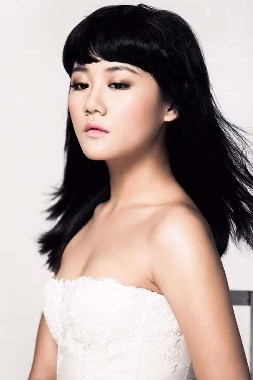 Văn Mai Hương đoạt không ít giải thưởng như Nữ ca sĩ của năm ở Làn sóng xanh 2021 và 2023, cúp Album của năm ở Cống hiến 2024. Ảnh: FB Văn Mai Hương.