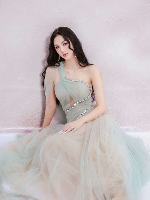 Nguyễn Thị Cẩm Ly còn được mệnh danh là "thần tiên tỷ tỷ". Ảnh: FB Nguyễn Thị Cẩm Ly.