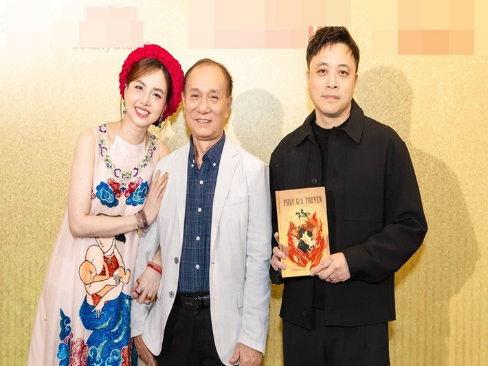 Mới đây, theo Người Lao Động, phim Thám tử Kiên: Lời nguyền hoàng kim của đạo diễn Victor Vũ lấy cảm hứng từ sách Phục Gia truyện. Sách là tác phẩm của bố vợ Victor Vũ - nhà văn Hồng Thái. Ảnh: FB Đinh Ngọc Diệp.