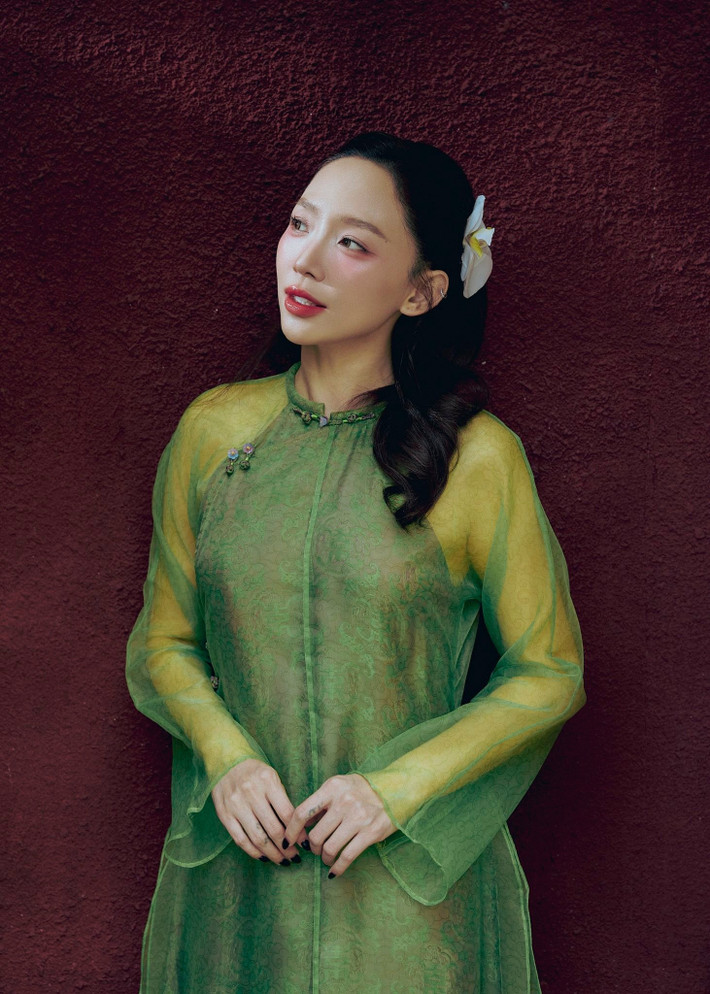 Những năm gần đây, cô thường đón năm mới tại Việt Nam và Mỹ.