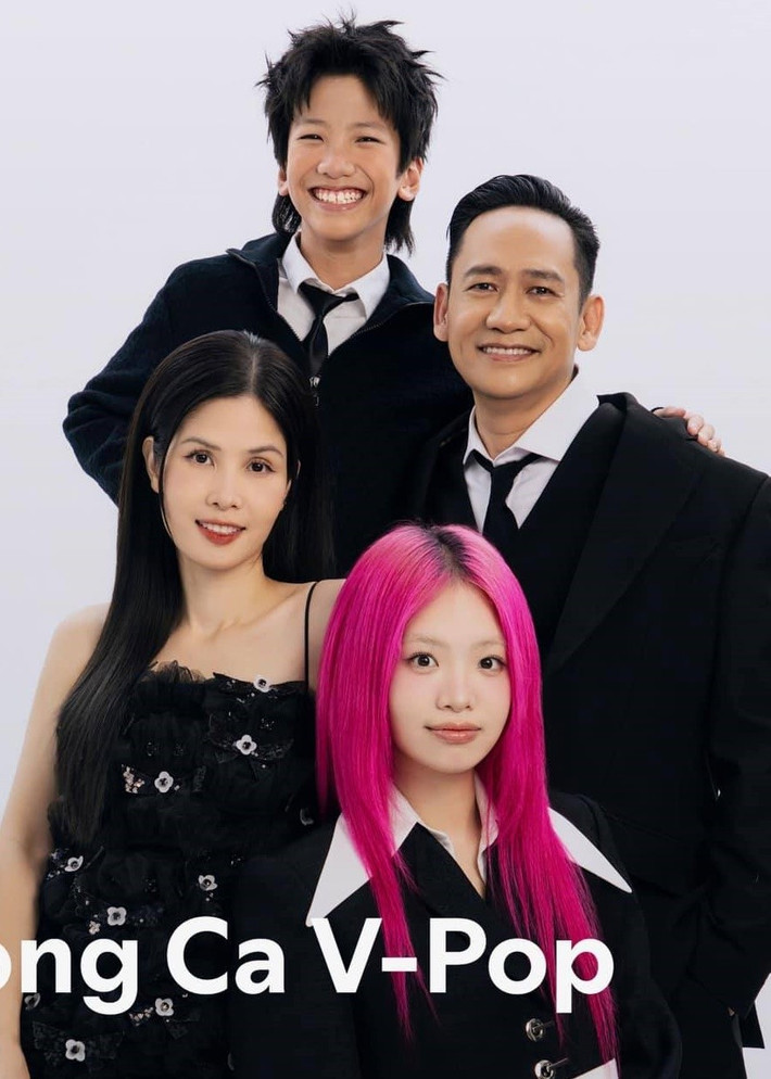 Theo Vietnamnet, Thu Cầm từng theo học khoa Piano tại Nhạc viện TPHCM và du học tại Ý. Từ năm 2022, con gái Duy Mạnh chính thức là ca sĩ. Ảnh: FB Cầm.