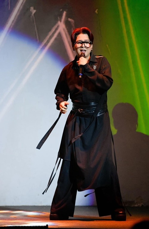 Hơn 10 năm trở lại đây, Vũ Hà thi thoảng đi diễn, gây chú ý khi thực hiện các video hài hước. Ảnh: FB Vũ Hà.