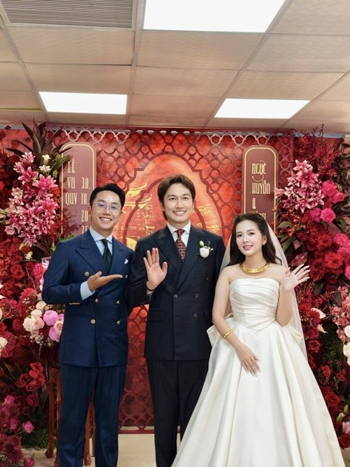 Đình Tú bày tỏ, anh không ngủ được vì háo hức trước lễ vu quy. "Nằm mãi không ngủ được, các bạn chưa cưới các bạn không hiểu được đâu", nam diễn viên viết trên trang cá nhân. Ảnh: Đời Sống Gia Đình.