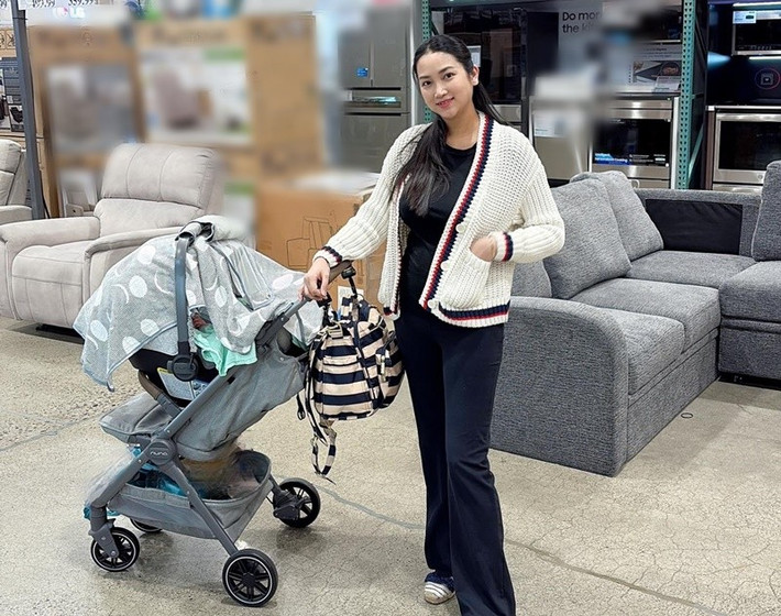 Vợ Lam Trường cho biết: "Mình đã có một thai kì thật trộm vía, ăn ngon ngủ ngon, lên cân đủ, ăn vào con không vào mẹ, và đặc biệt không thêm 1 vết rạn mới nào". Ảnh: FB Yến Phương.