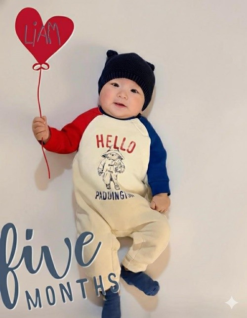 Yến Phương ghi lại hình ảnh con trai lúc 5 tháng tuổi. Ảnh: FB Yến Phương.