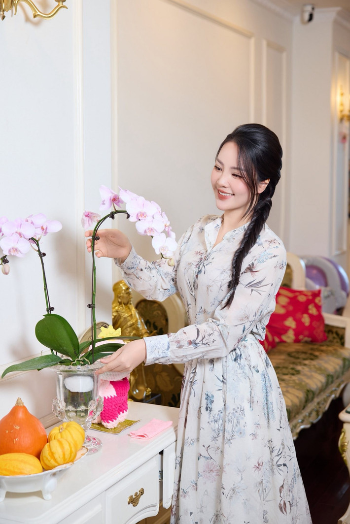 Theo Tiền Phong, Thụy Vân cho rằng việc quay lại với công việc không chỉ là vì khán giả, mà còn là cách cô giữ cho mình năng lượng tích cực, sự tự tin và niềm vui trong cuộc sống.