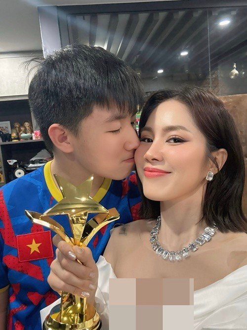 Nhận giải Nữ diễn viên xuất sắc nhất do hội đồng nghệ thuật bình chọn ở giải Ngôi sao xanh 2025, Lê Phương đón tin vui mừng con trai Cà Pháo.