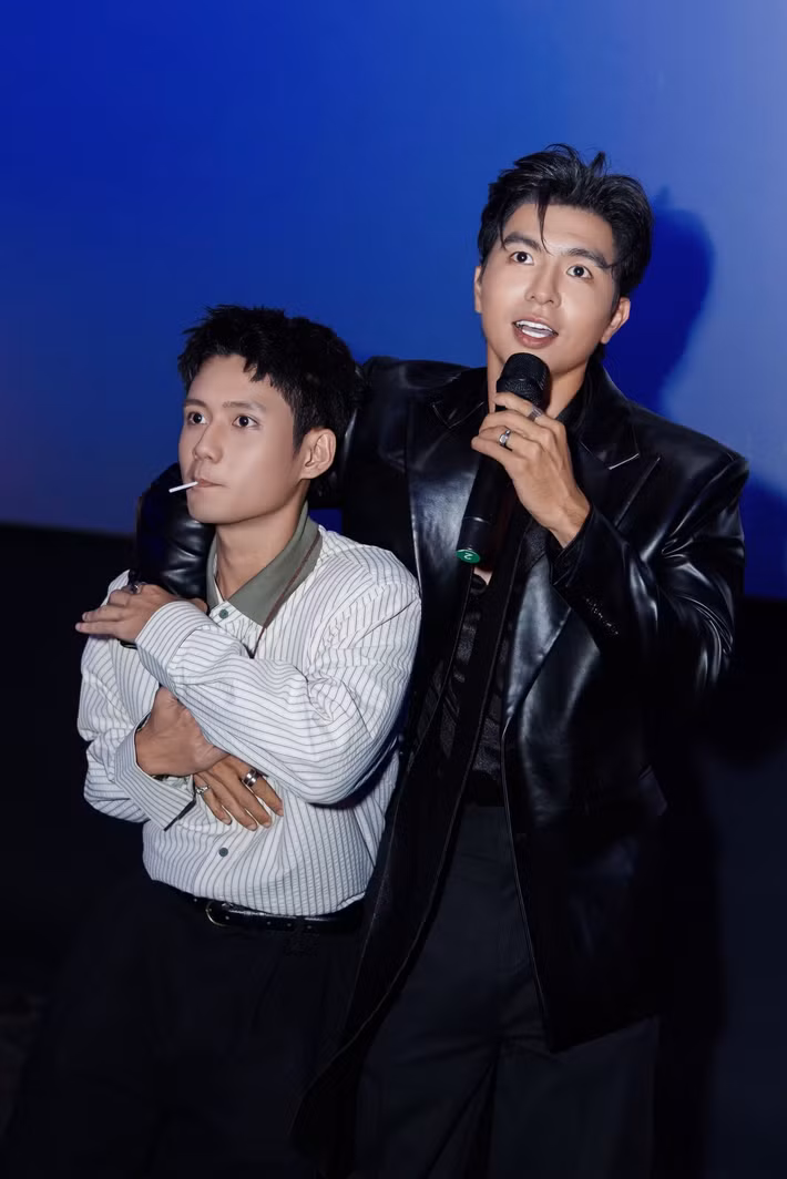 Đình Khang thường xuyên đăng tải clip "dìm hàng" Steven Nguyễn và Đỗ Nhật Hoàng. Ảnh: FB Steven Nguyễn.