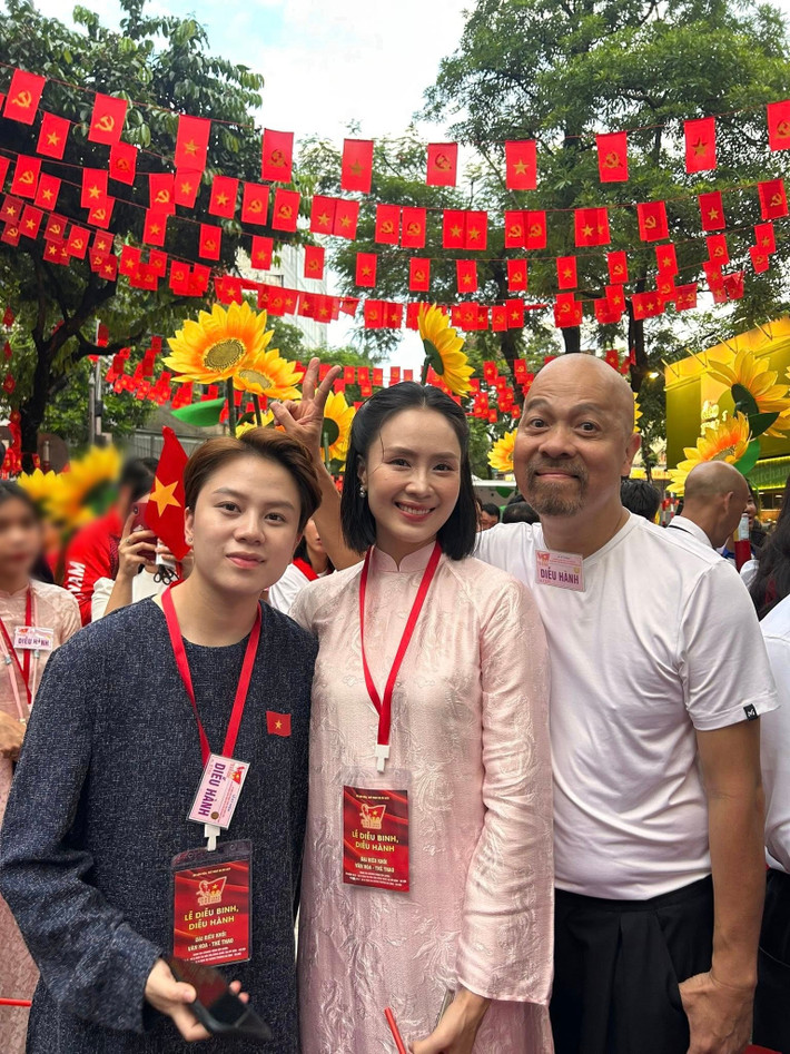 Bảo Hân (ngoài cùng bên trái) cùng Hồng Diễm tham dự buổi sơ duyệt. Ảnh: FB Đức Hùng.