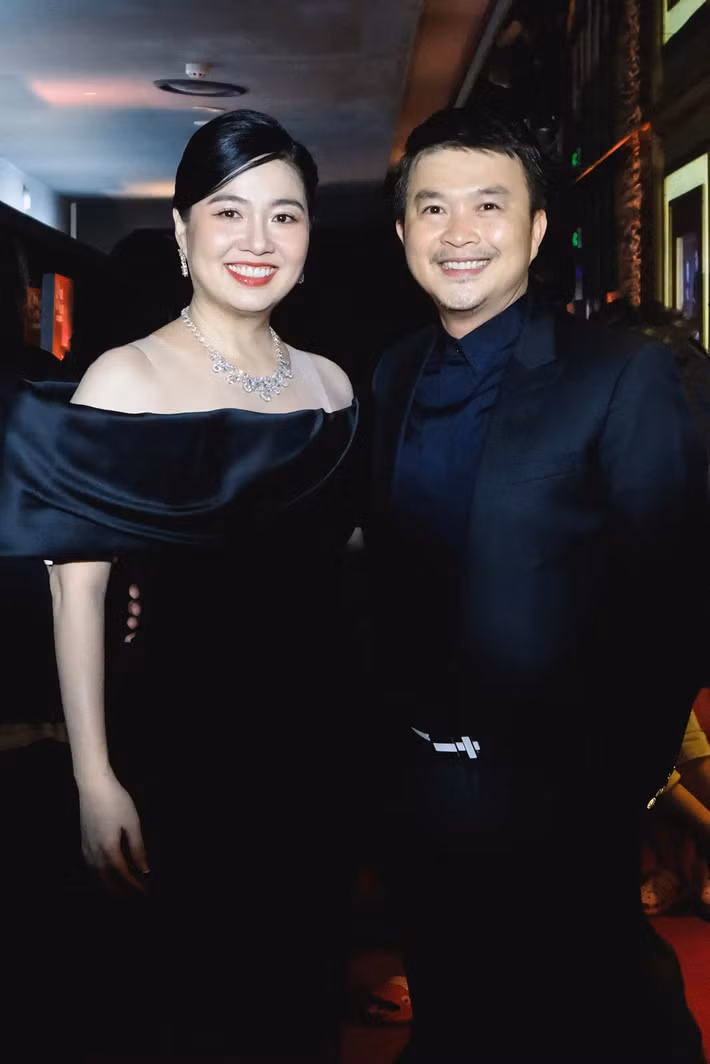 Đằng sau sự nghiệp thăng hoa của Lê Khánh là ông xã Tuấn Khải. Tâm sự trên Phụ nữ Thủ đô, cô tự nhận mình là người phụ nữ vô cùng may mắn vì đã tìm được một nửa đích thực. Ảnh: FB Tuấn Khải.
