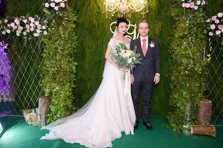 Điểm chung duy nhất là cả hai vợ chồng Kha Mỹ Vân đều thống nhất không dùng đòn roi với con. Ảnh: Znews.