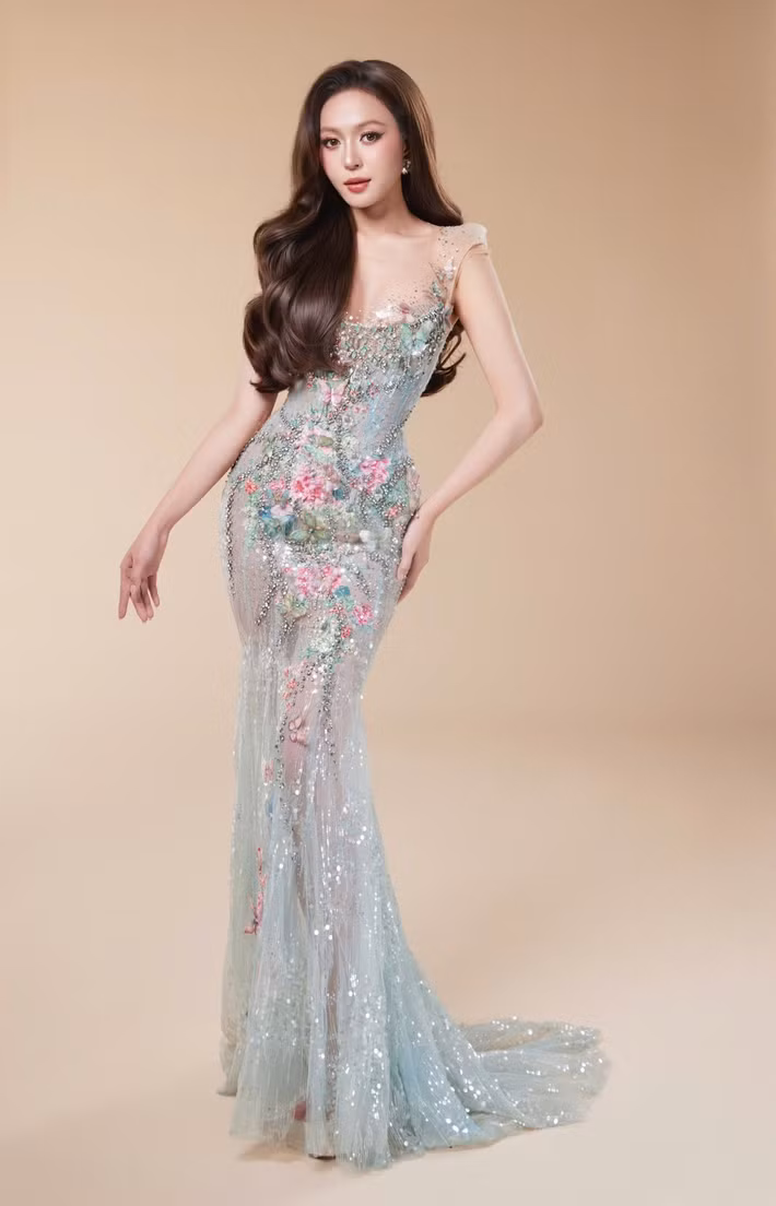 Số lượng trang phục của Kiều Duy lên đến gần 30 bộ. Ảnh: FB Kiều Duy.