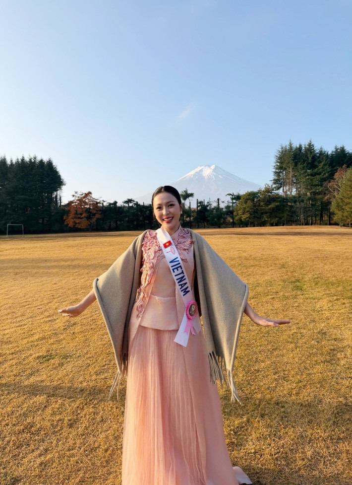 Kiều Duy thường lựa chọn các mẫu trang phục bồng bềnh. Ảnh: FB Kiều Duy.