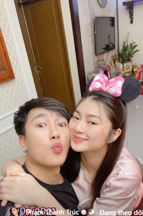 Châu Khải Phong và Thanh Trúc ngọt ngào bên nhau trong sinh nhật của nữ diễn viên vào năm 2021.