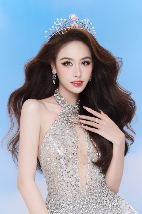 Ngọc Hằng trải lòng trước sắp hết nhiệm kỳ Á hậu 1 Hoa hậu Việt Nam 2022: "Mình chưa từng nghĩ thời gian lại trôi nhanh đến thế. Hơn 2 năm là hành trình của những giấc mơ thành hiện thực, của nước mắt, nụ cười, của cả những lần vấp ngã và trưởng thành". Ảnh: FB Ngọc Hằng.