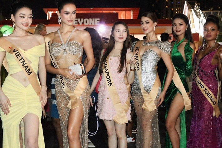 Trong ngày thứ 3 ở cuộc thi, Yến Nhi diện chiếc váy vàng cắt xẻ táo bạo. Ảnh: FB Yến Nhi.