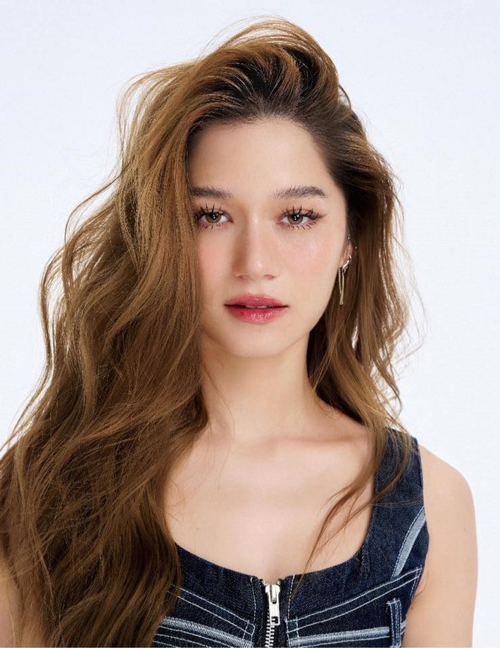 Trên trang cá nhân, Violette vừa gửi lời xin lỗi đến khán giả. Cô cho rằng giọng hát bị lệch tông là một sai sót mà cô không hề cố ý.