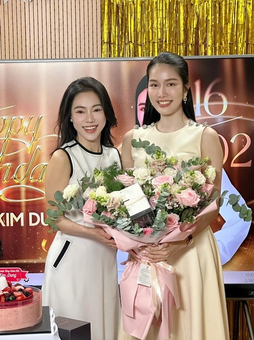 Rời công ty Sen Vàng, Phương Anh bày tỏ rằng cô may mắn khi được doanh nhân Kim Dung đã trao những cơ hội quý giá, đặt niềm tin và tạo điều kiện để trưởng thành, vững vàng hơn từng ngày. Ảnh: FB Phương Anh.