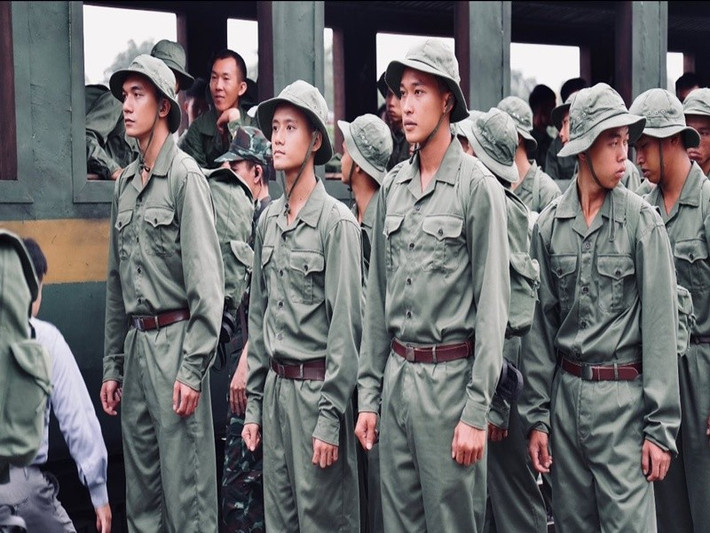 Nhân vật Tú được nhiều khán giả yêu thích bên các nhân vật Cường, Tạ. Đình Khang chia sẻ trên Quân Đội Nhân Dân, do quay phim trong trời lạnh, anh dùng đủ mọi cách để giữ ấm nhưng không ăn thua, nhiều lúc gồng mình lên để cho người đỡ run.