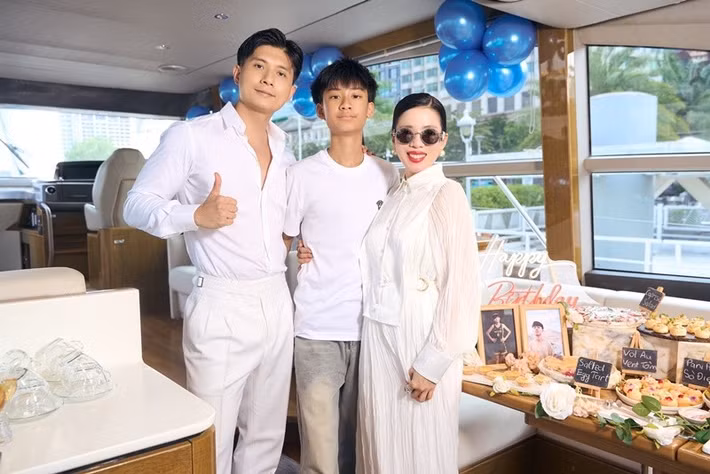 Kỳ Anh và Lâm Bảo Châu - bạn trai Lệ Quyên rất thân thiết, thường xuyên cùng chơi thể thao, đùa giỡn. Ảnh: FB Lệ Quyên.