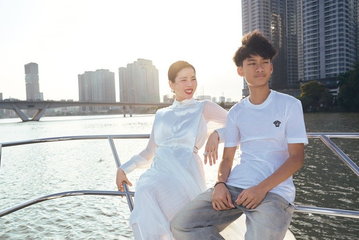 Con trai Lệ Quyên đi du lịch trong và ngoài nước từ năm 5-6 tuổi. Lệ Quyên cho biết, việc vòng quanh thế giới mỗi dịp hè là trải nghiệm quý giá mà cô dành cho con trai. Ảnh: FB Lệ Quyên.