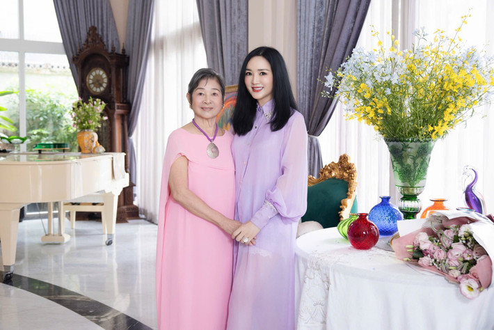 Trên trang cá nhân, Hoa hậu Giáng My tâm sự về mẹ ruột. Người đẹp cho biết, đấng sinh thành là người bạn thân nhất.